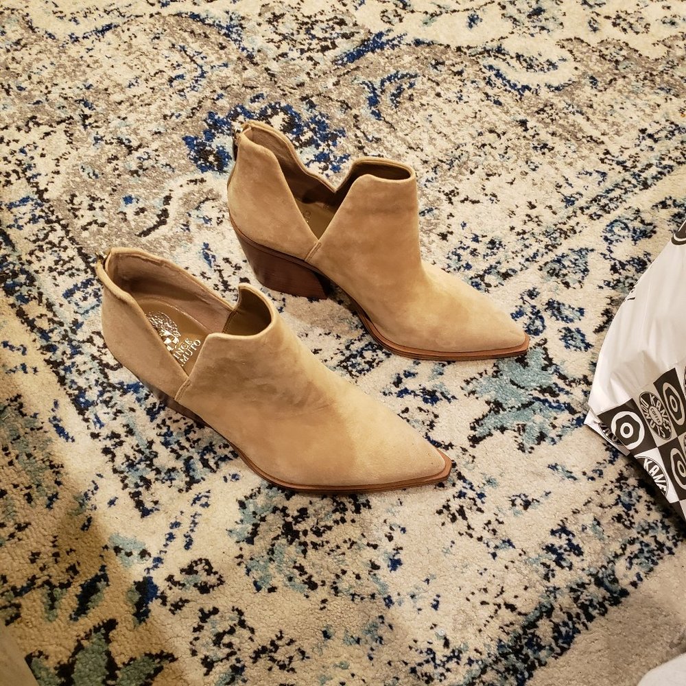 Vince Camuto Gigietta Suede Boots in Tortilla, size 10M/42